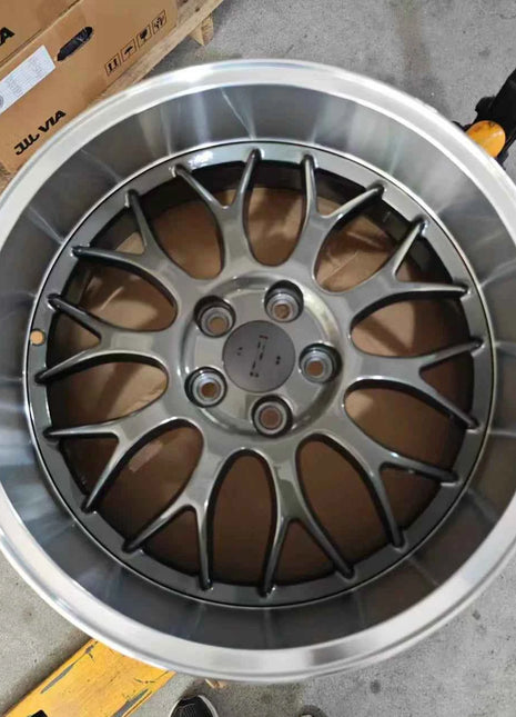 Ruote per auto Ready TP 18*8.5j ET 6 PCD 5X108 CB 65.1 Ruote per passeggeri concave a piatto super profondo per Volvo Classic Old Car Cerchi