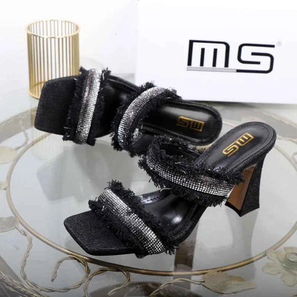 Pantofole da donna in denim 2025 nuove pantofole da donna con strass in peluche con tacco a spillo da donna moda outdoor Scarpe da donna eleganti di lusso