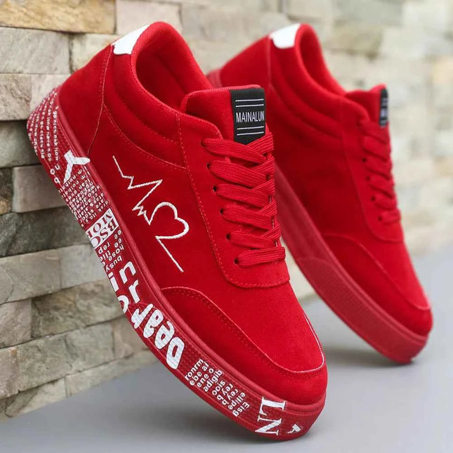 Sneakers casual leggere da uomo. Scarpe da corsa e da skate per uomo, ideali per l'uso quotidiano all'aperto. Colori: nero e rosso. Taglie: da 39 a 48.