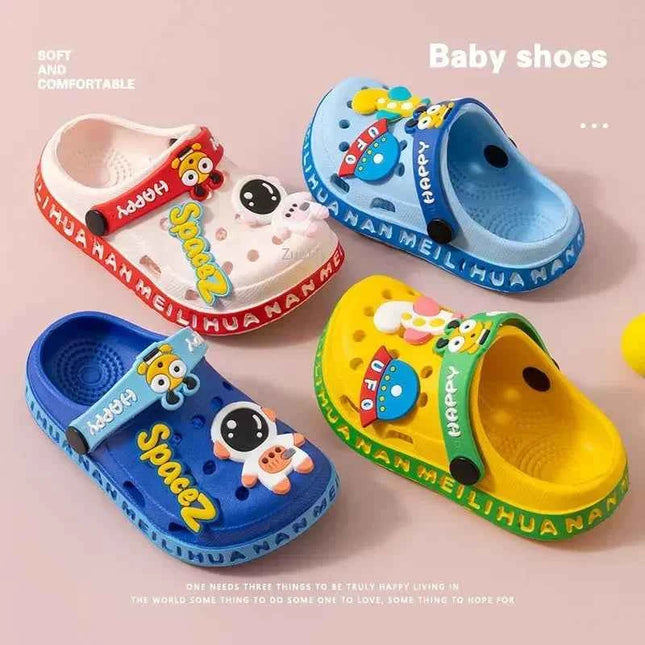 Nuovi bambini Bambini Neonati maschi Ciabatte Zoccoli Estate Suola morbida Pantofole da spiaggia da giardino Sandali Scarpe da bambino con foro per grotta per ragazze dei ragazzi