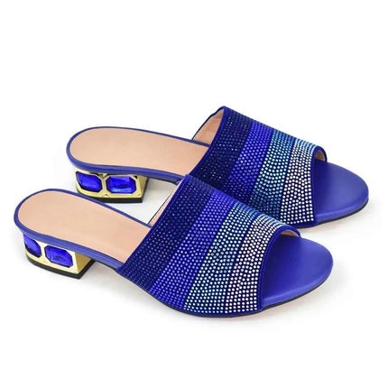 Ultime scarpe da donna Décolleté di cristallo con strass di lusso 2024 Pantofole di nuova moda Sandali Party Tacchi bassi Eleganti scarpe da donna italiane