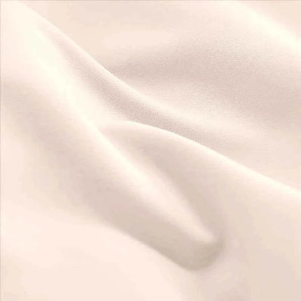 Abito da sera su misura bianco con spalle scoperte, a maniche lunghe, in organza, lunghezza al pavimento, linea ad A, modello 2026
