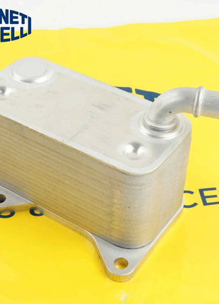 Radiatore Olio Motore EA113 di Alta Qualità 06D117021C per VW Eos Golf Jetta Passat CC Scirocco Touran e per Audi A1 A3 S3 A4 B7 A6 C6 TT