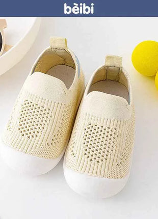 Calzini con suola morbida per bambini primavera/estate Scarpe in rete unisex Calzini da pavimento antiscivolo per bambini 0-3T Scarpe da passeggio morbide e leggere