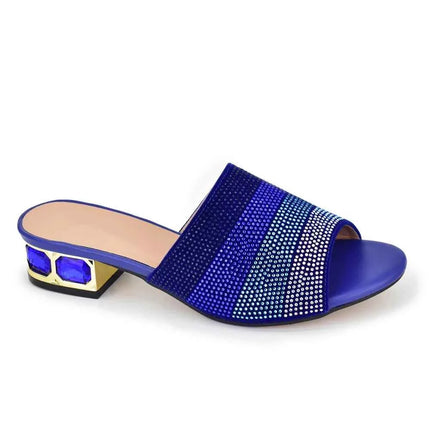 Ultime scarpe da donna Décolleté di cristallo con strass di lusso 2024 Pantofole di nuova moda Sandali Party Tacchi bassi Eleganti scarpe da donna italiane