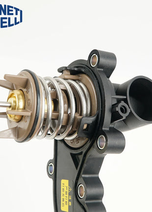 06E121111AL Alloggiamento Termostato di Alta Qualità per Liquido di Raffreddamento Motore per Audi A4 A5 A6 A7 A8 Q7 per VW Touareg 3.0L 3.0T 06E 121 111 AD