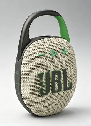 JBL Clip 5 Tablet portatile da viaggio con jack audio universale. Resistente agli urti e alla polvere.